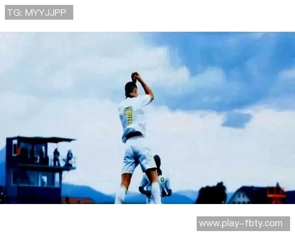 罗纳尔多回忆16岁时赛前豪言进三球遭对手攻击最终成真